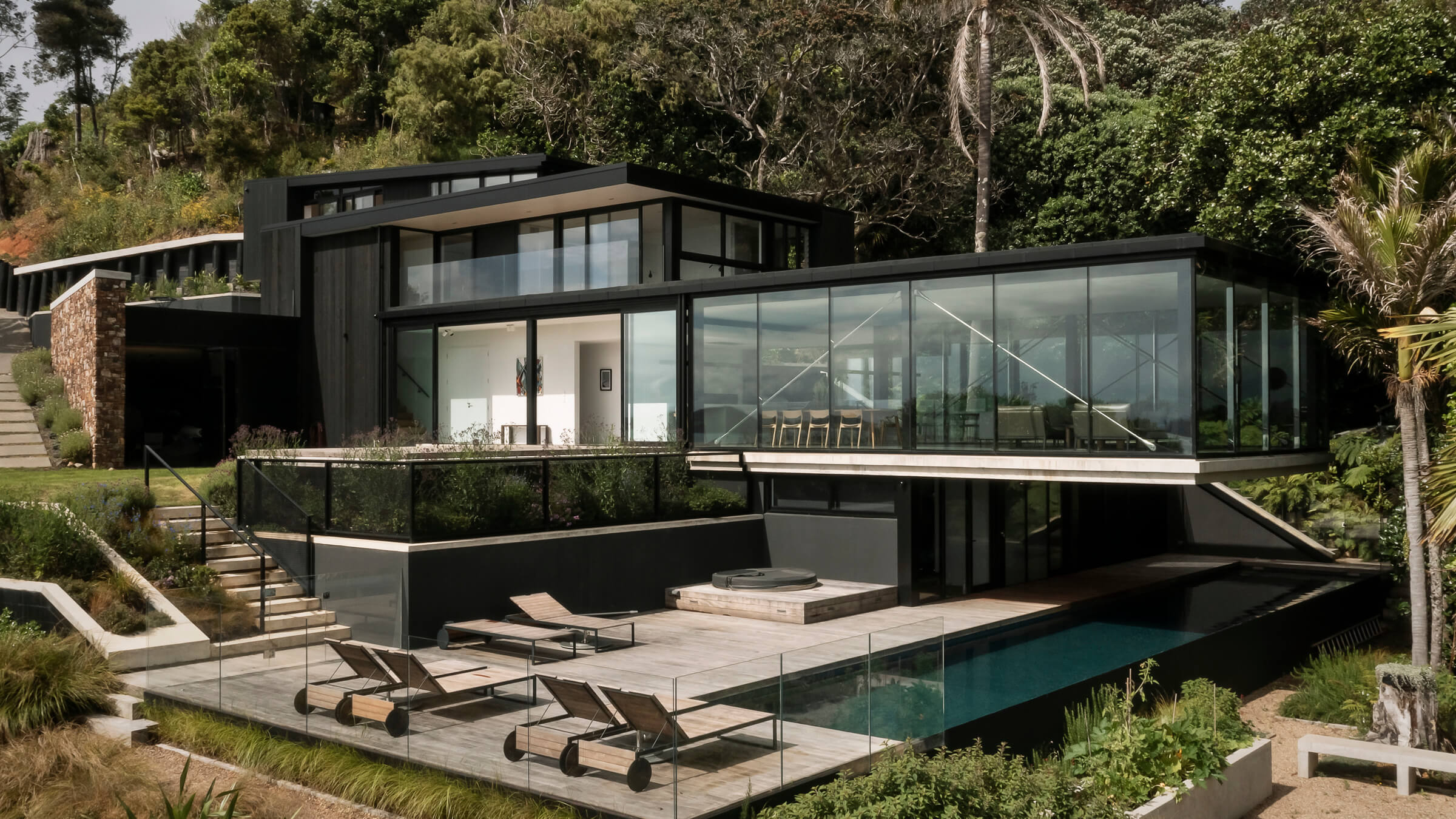 MAHUIKA BEACH HOUSE
